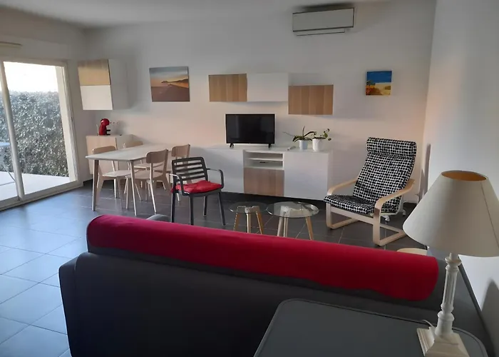 Bleu-esterel, 50m De La Plage, 4 Personnes