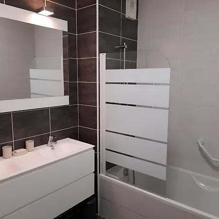 Bleu-esterel, 50m De La Plage, 4 Personnes Saint-Raphaël