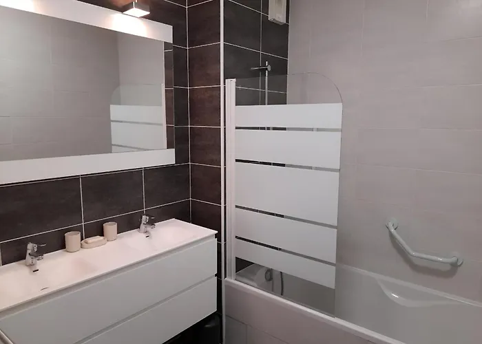 Bleu-esterel, 50m De La Plage, 4 Personnes Saint-Raphaël