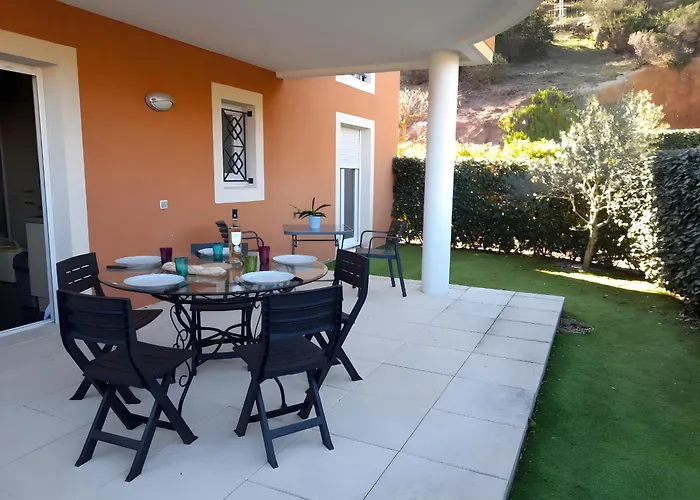 Apartman Bleu-esterel, 50m De La Plage, 4 Personnes *